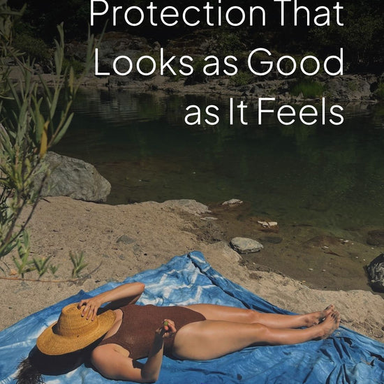 Demonstration of applying salt+blue BODY sunscreen